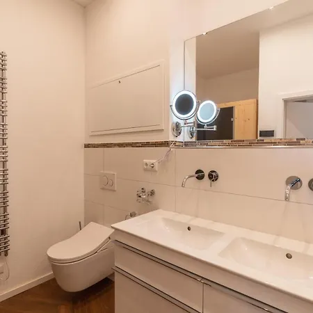 Kuschelnester Und Ferienwohnung Chiemseeglück Mit Wunderschönem Chiemseeblick