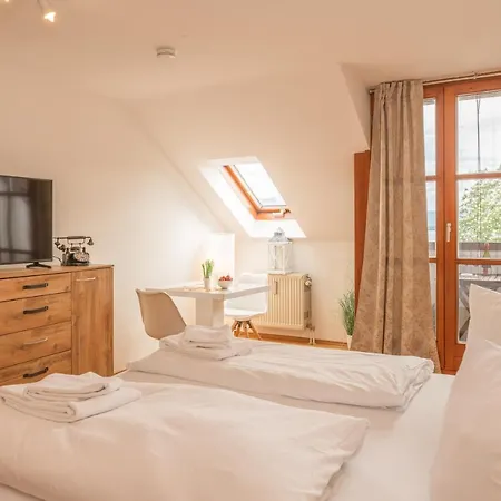 Kuschelnester Und Ferienwohnung Chiemseeglück Mit Wunderschönem Chiemseeblick