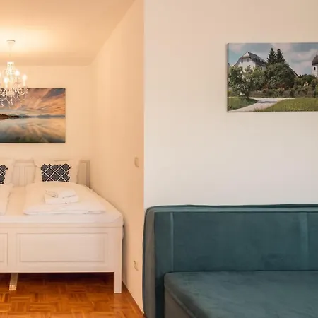 Kuschelnester Und Ferienwohnung Chiemseeglück Mit Wunderschönem Chiemseeblick Gstadt am Chiemsee