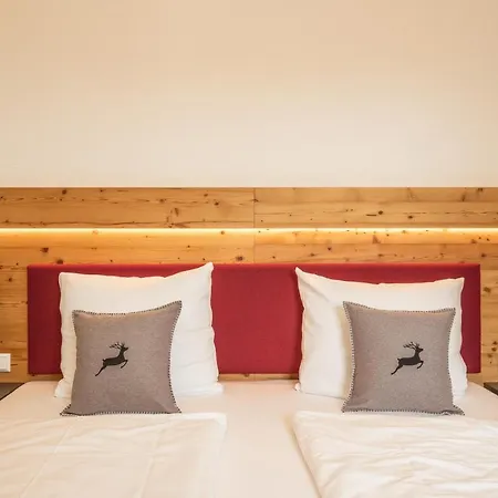 Kuschelnester Und Ferienwohnung Chiemseeglück Mit Wunderschönem Chiemseeblick Apartment