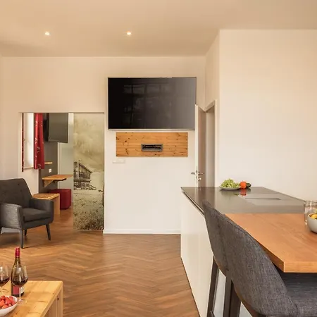 Apartment Kuschelnester Und Ferienwohnung Chiemseeglück Mit Wunderschönem Chiemseeblick